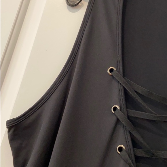 Fashion to Figure Sz 2 Active stretchy tank plus size shirt top - Picture 4 of 5